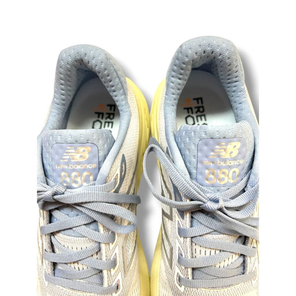 Size 10 New Balance Womens Fresh Foam 880v15 Running Shoes Sneakers Gray Beige - Picture 8 of 14